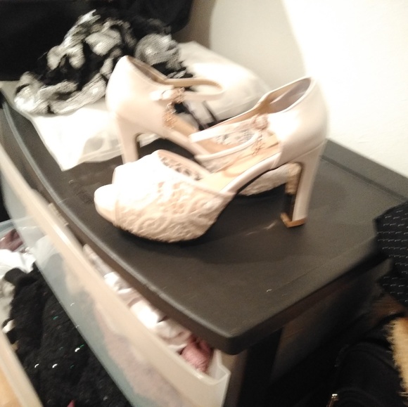 Heels - Picture 8 of 8